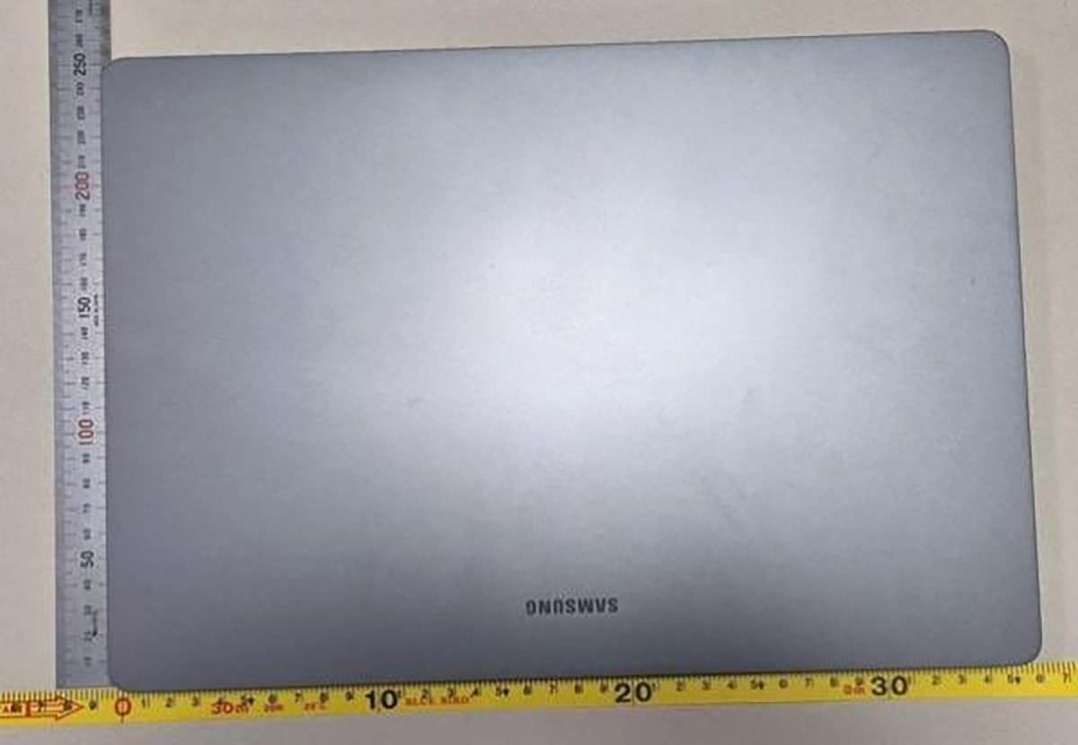 Phiên bản 16 inch của Galaxy Book 6 Pro