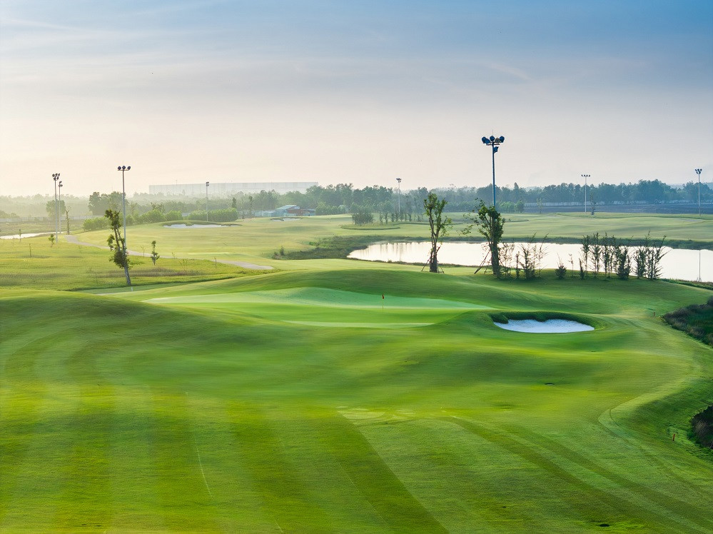 Green và fairway tại Vinpearl Golf Léman