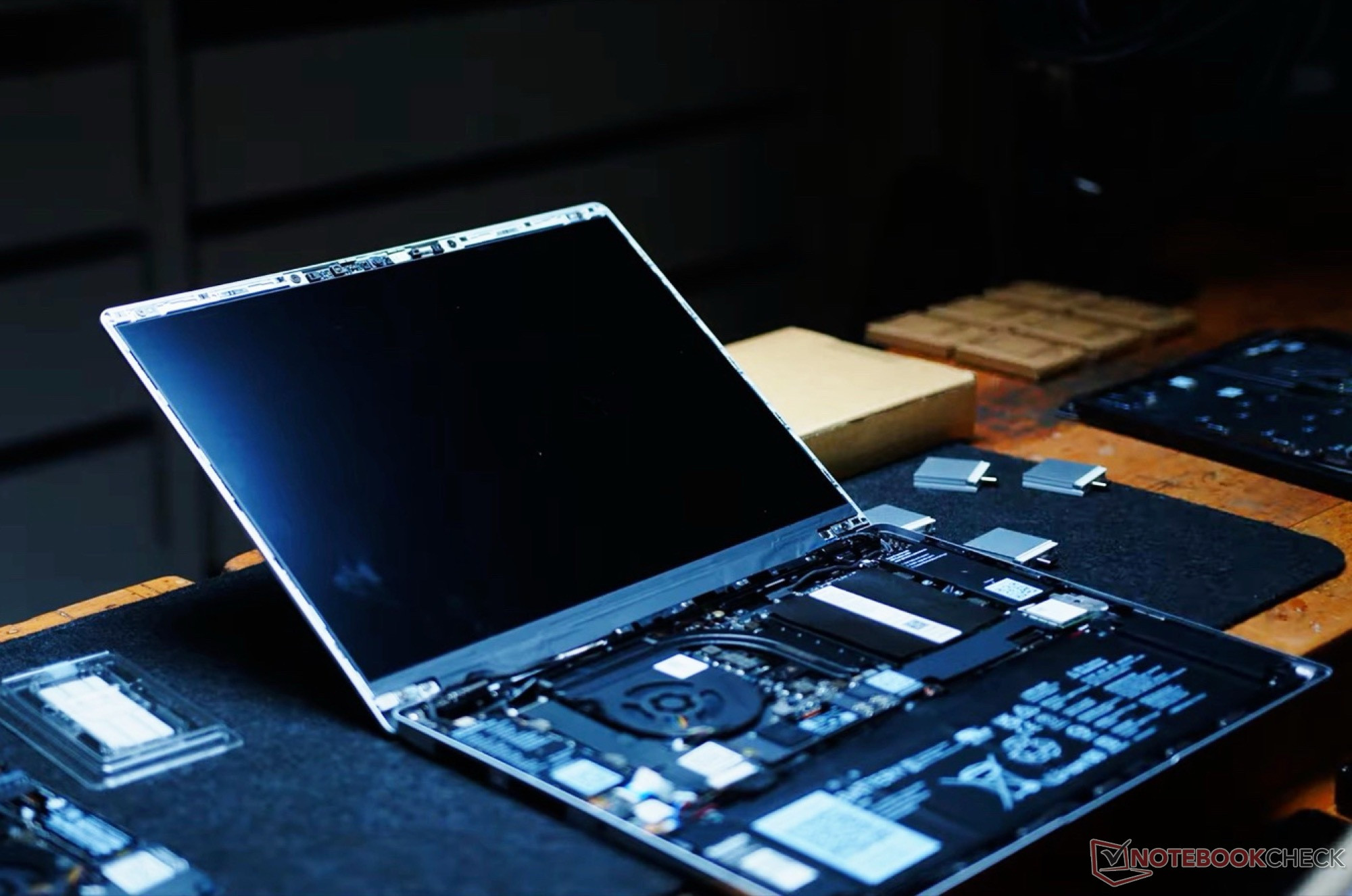 Laptop Framework có giá cao hơn đáng kể sau hai lần tăng giá.