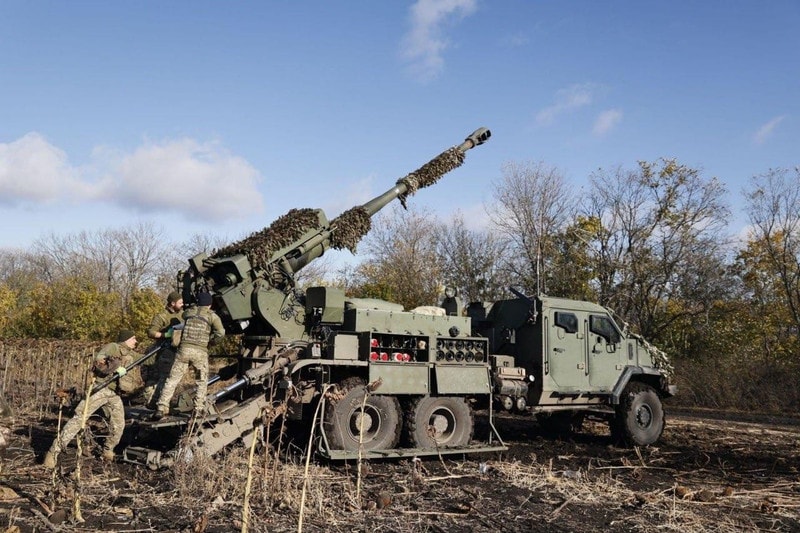 Pháo tự hành Bogdana 155 mm trên khung gầm bánh lốp.