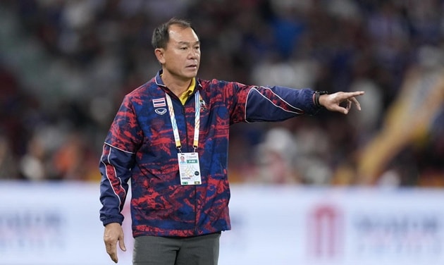 HLV U22 Thái Lan đối mặt với nhiều ý kiến trái chiều sau thất bại tại SEA Games 33