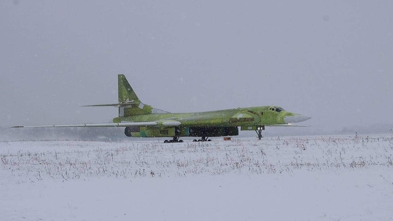 Tu-160M mang theo bom và tên lửa hành trình Kh-101 Kh-102 - Ảnh 5.