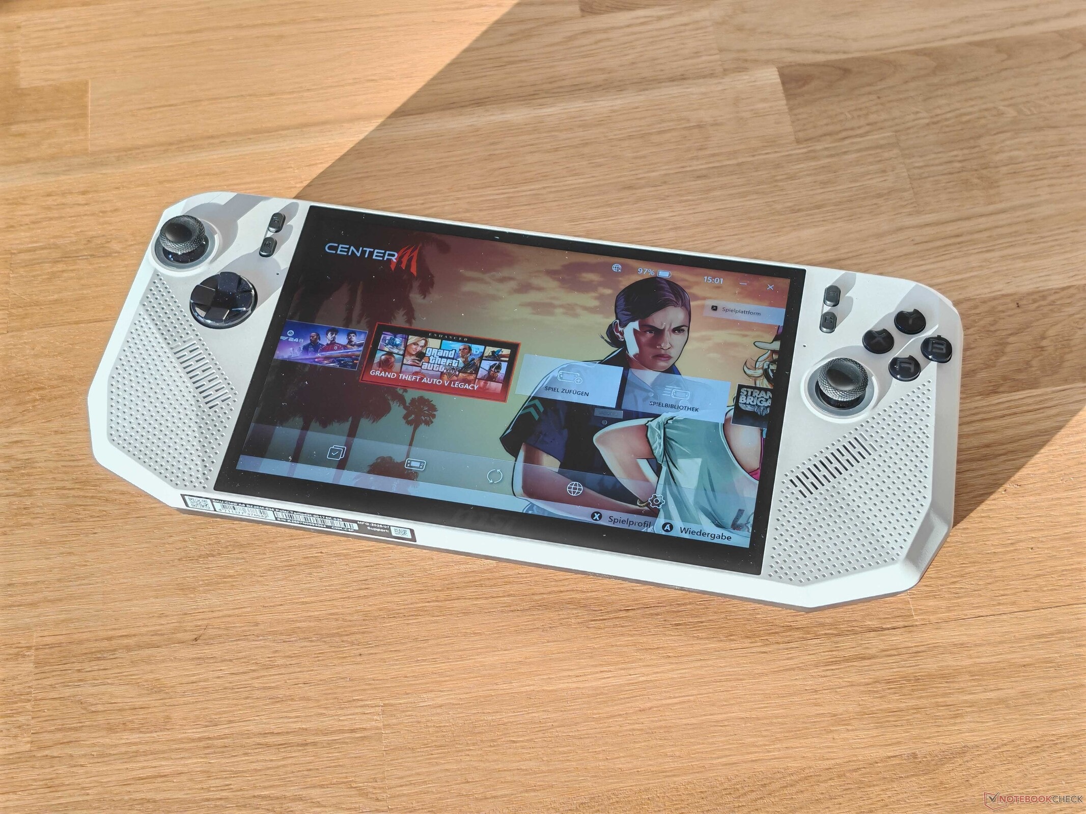 Máy chơi game cầm tay MSI Claw A8