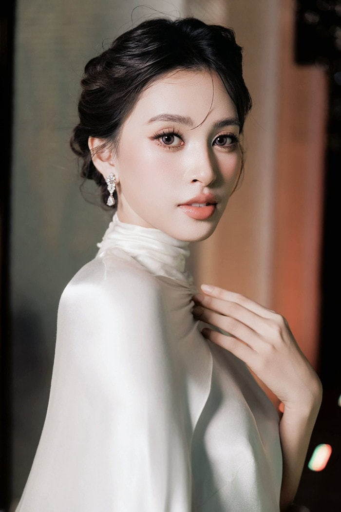 Cận khuôn mặt của Tiểu Vy. Ảnh: FBNV