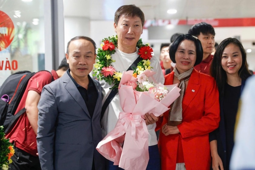 U22 Việt Nam về nước sau tấm HCV lịch sử ở SEA Games 33