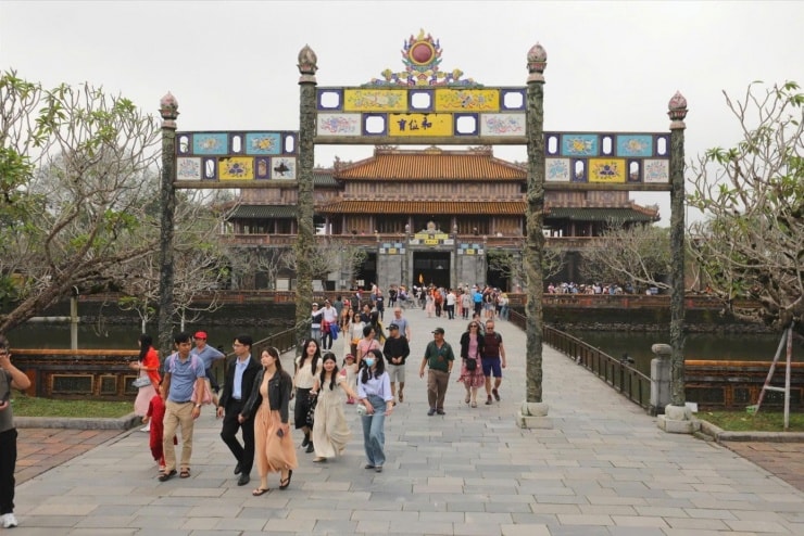 Du khách đến Huế tăng mạnh trong Năm Du lịch quốc gia 2025