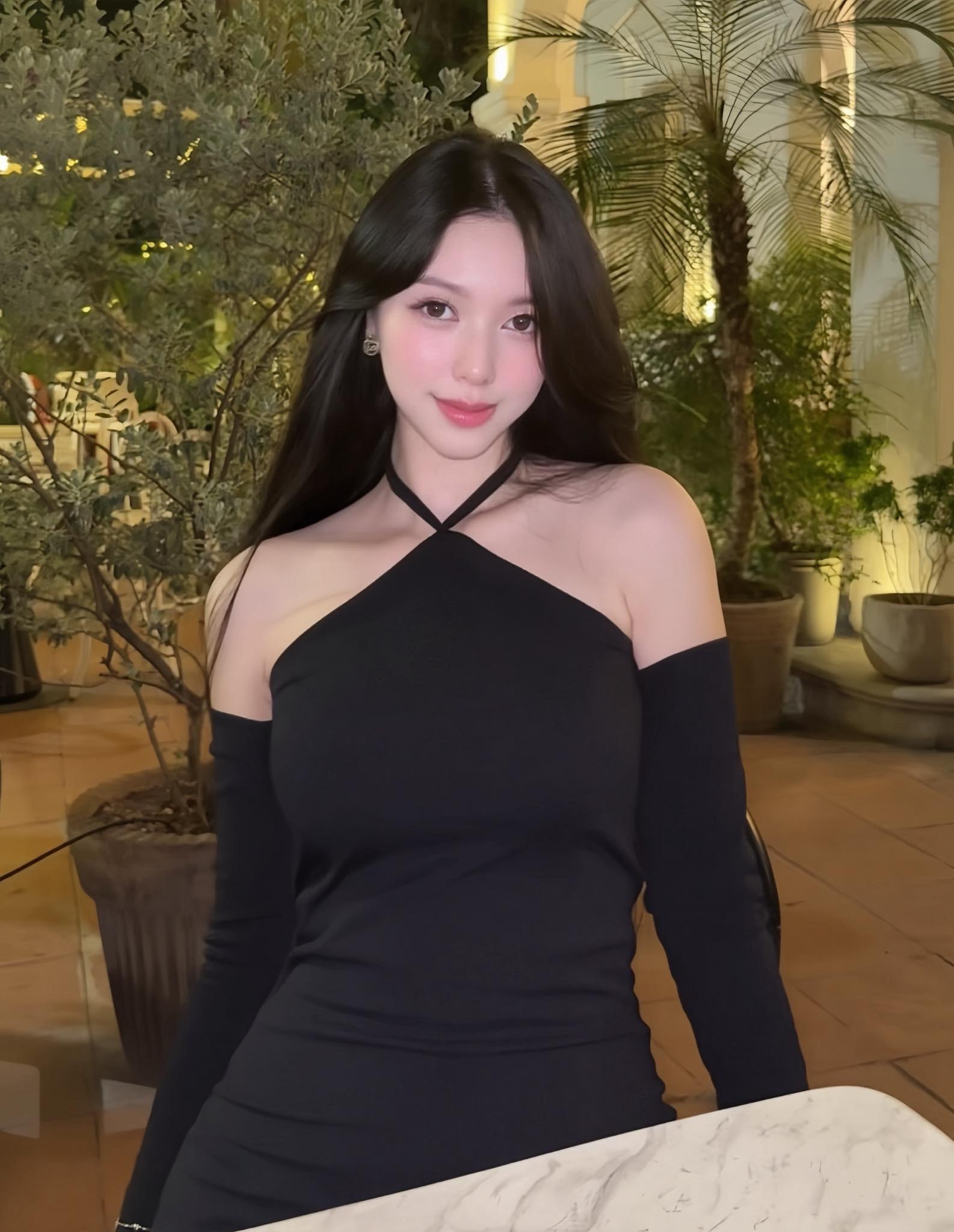 Vẻ đẹp trong trẻo của nữ diễn viên Hà Bùi.