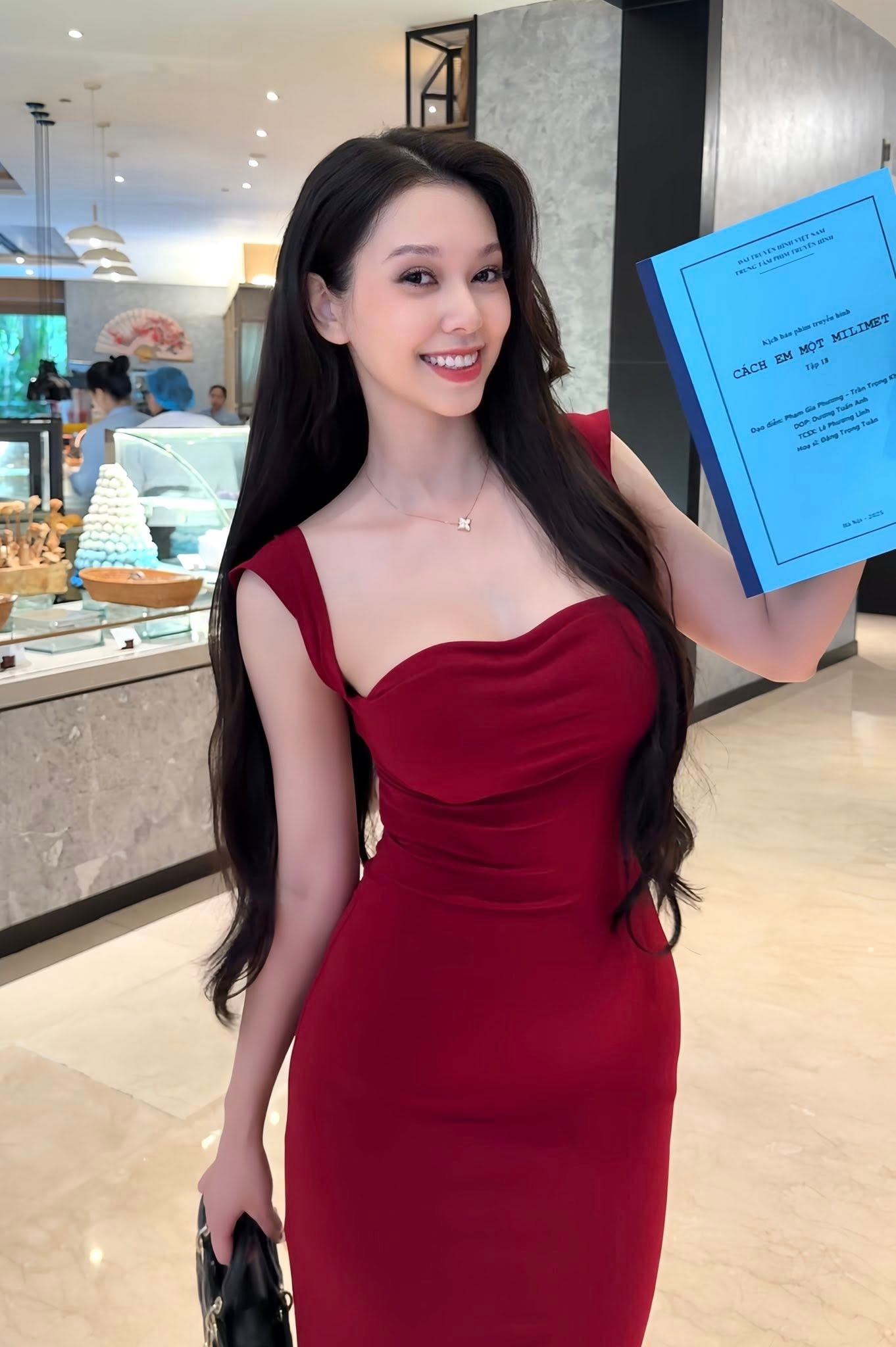 Nhan sắc đời thực của diễn viên Hà Bùi.