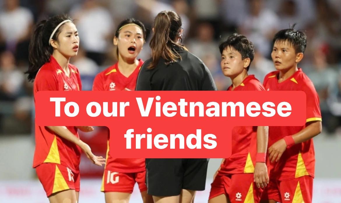 CĐV Philippines bày tỏ sự đồng cảm với tuyển nữ Việt Nam.