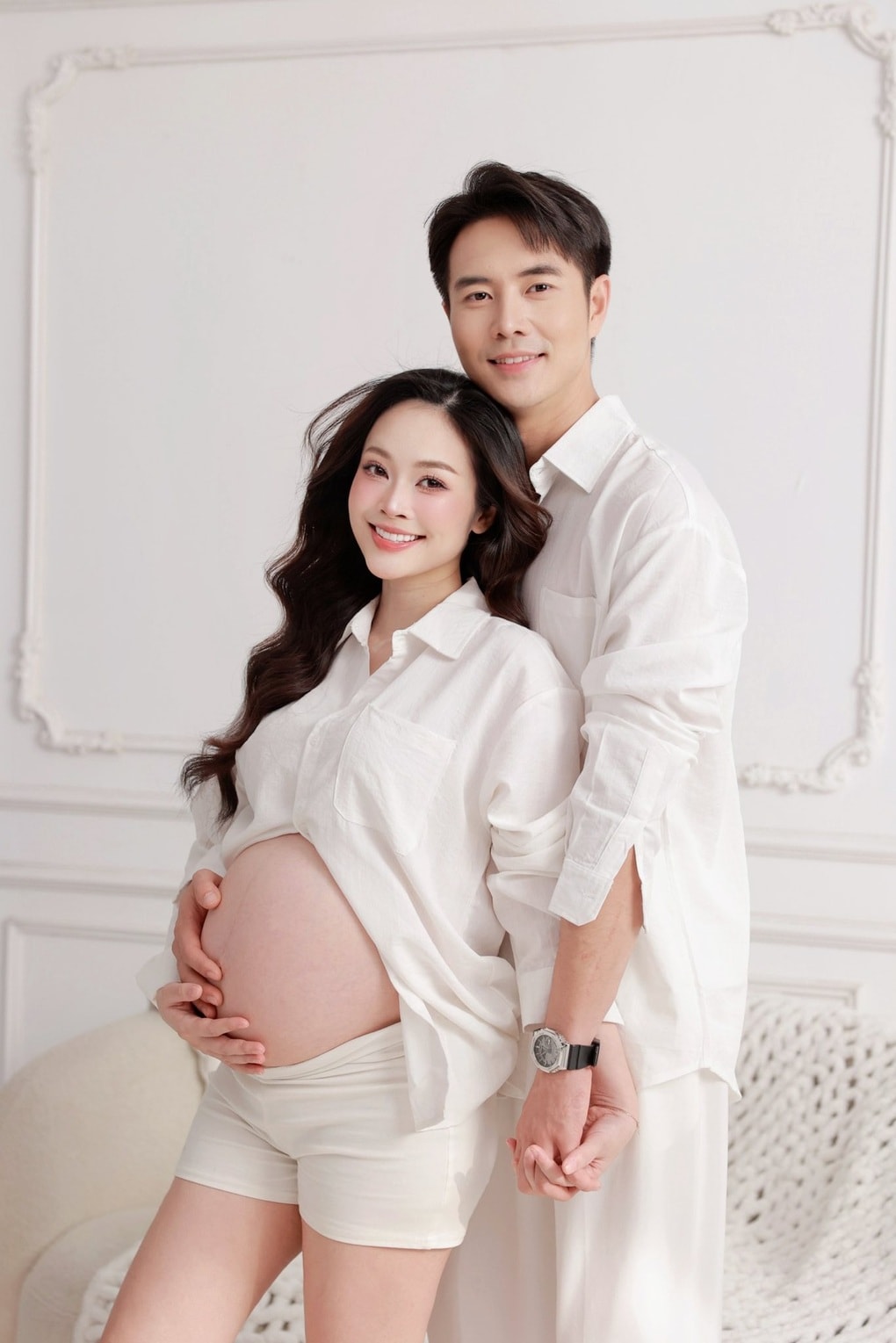 Ảnh cưới của diễn viên Đức Hiếu và MC Thùy Linh.