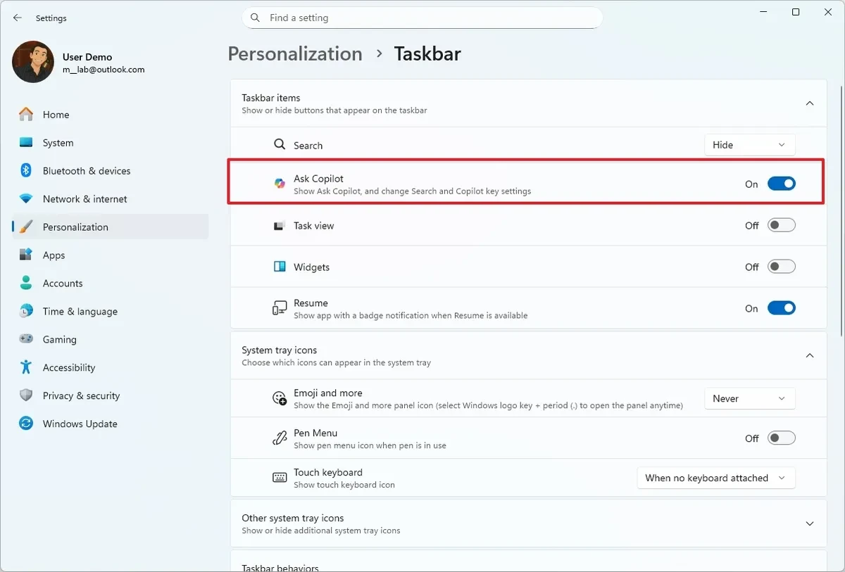 Tùy chọn Ask Copilot mới trong cài đặt Taskbar của Windows 11.