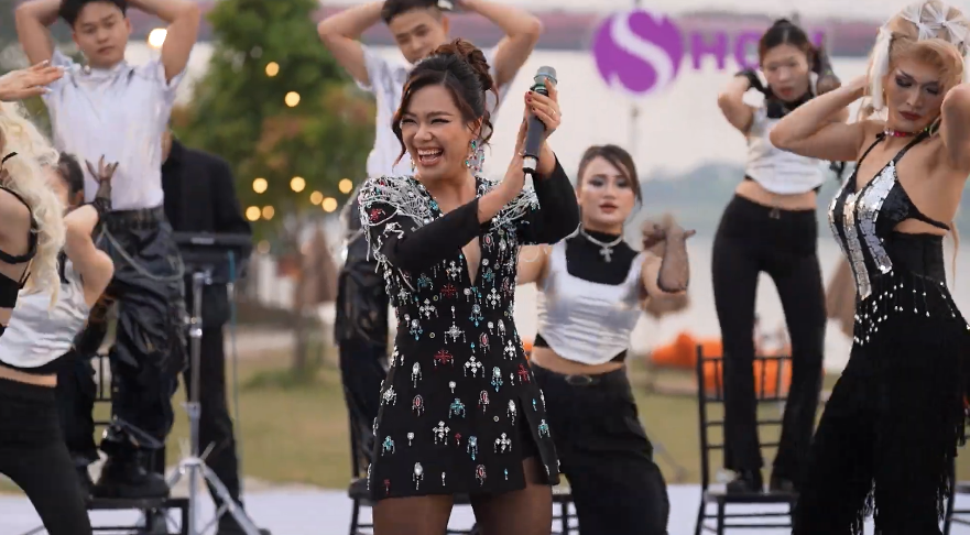 Ca sĩ Phương Vy trong chương trình Showtime