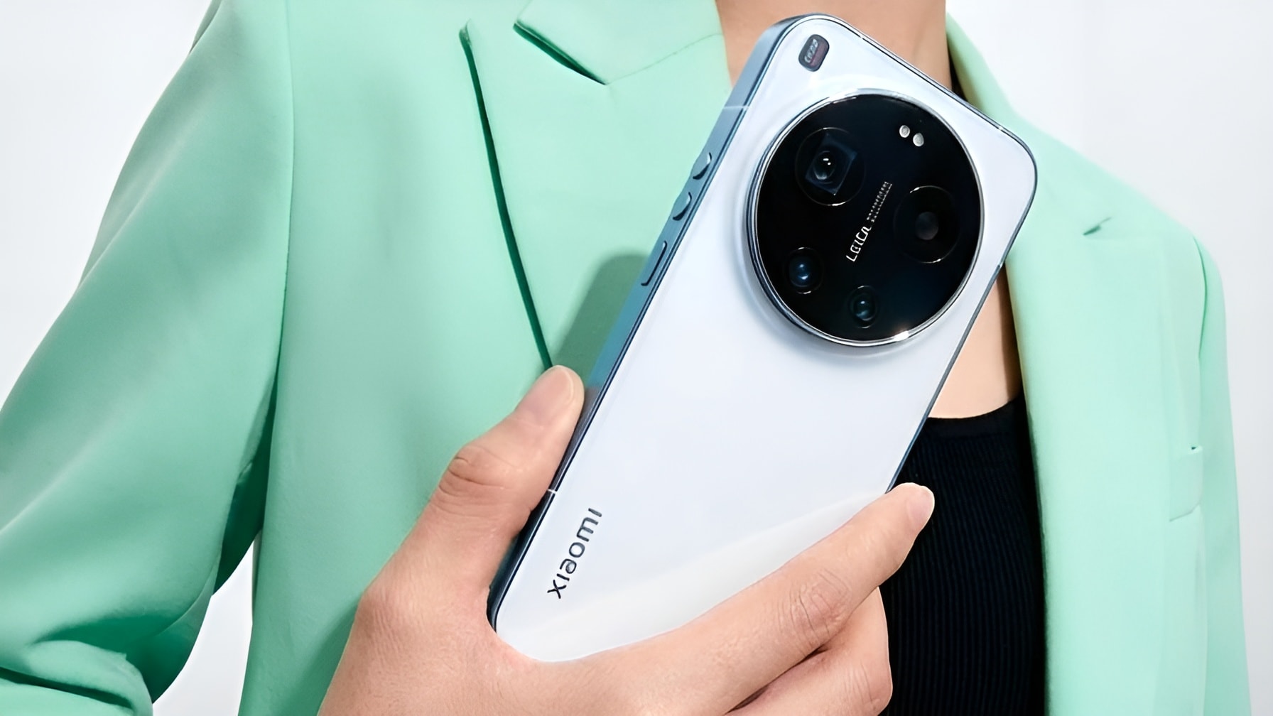 Một nguồn tin rò rỉ cho biết Xiaomi 17 Ultra có thể ra mắt tại thị trường Trung Quốc với pin 6.800mAh và bốn tùy chọn màu sắc