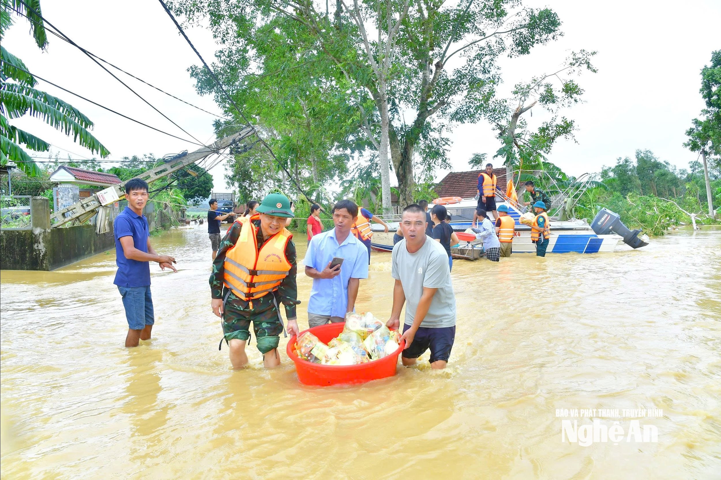 lực lượng vũ trang Ảnh Trọng Kiên 00002