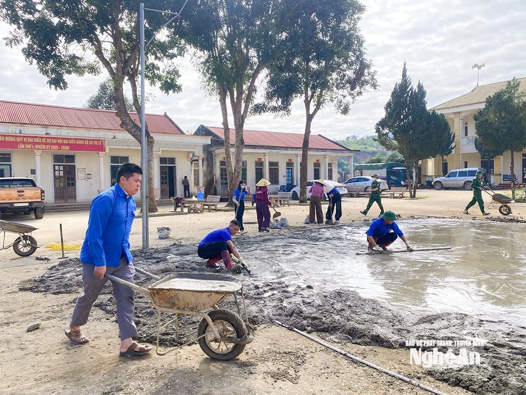 Tuổi trẻ Nghệ An tham gia tích cục vào các hoạt động xây dựng nông thôn mới, nông thôn mới nâng cao và kiểu mẫu. Ảnh Đoàn xã Tri Lễ