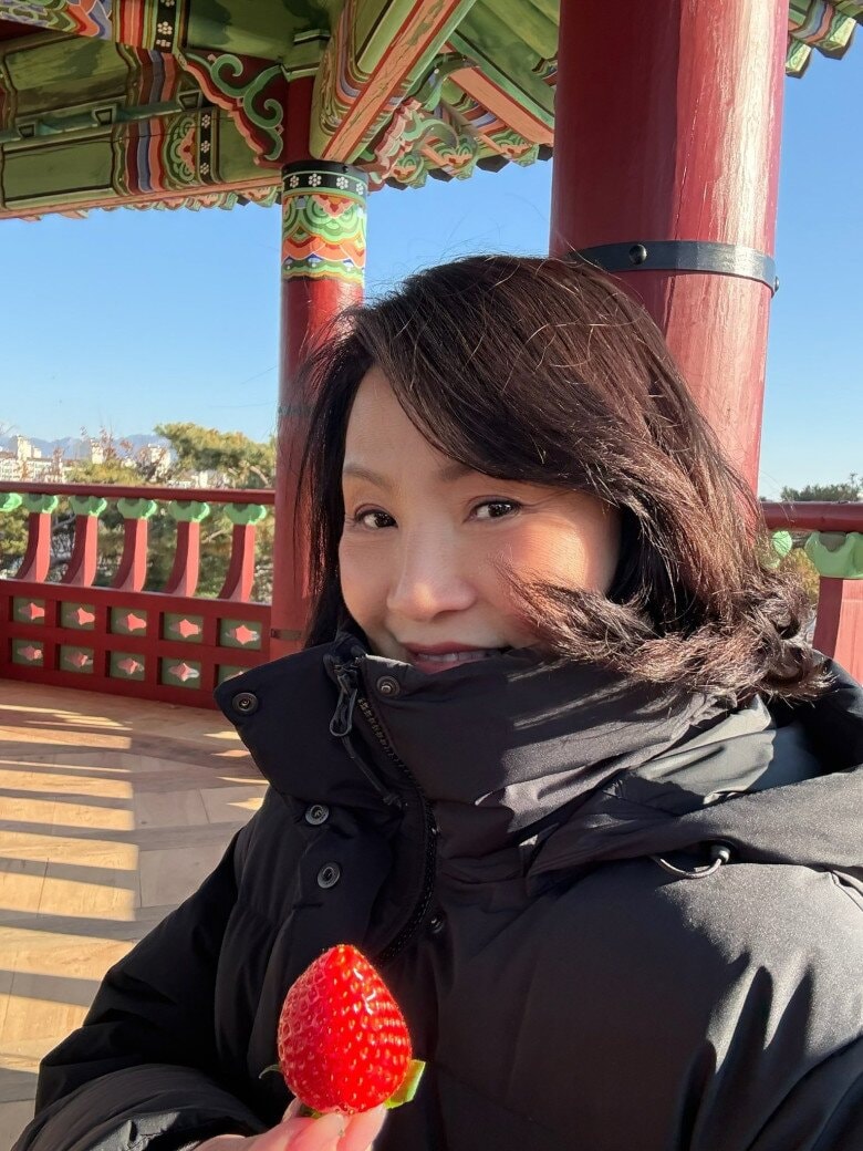 Sao Việt 24h: Lan Phương đăng ảnh mặt mộc trước gương, nhan sắc khiến nhiều người bình luận "khác lạ" - 8