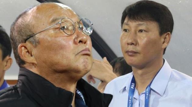 Ông Park Hang-seo luôn dõi theo bước chân của bóng đá Việt Nam.