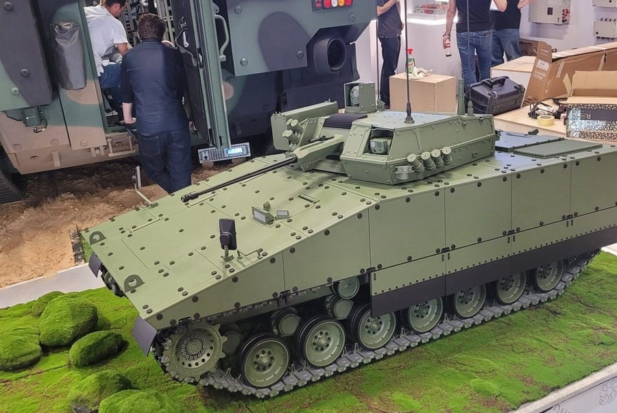 Xe chiến đấu bộ binh Ratel hạng nặng sẽ hoàn thành vào cuối năm 2026 - Ảnh 1.