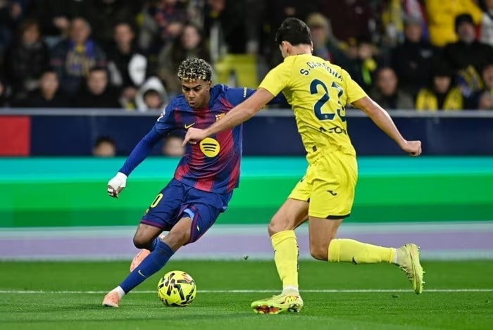 Lamine Yamal ghi bàn trước Villarreal.