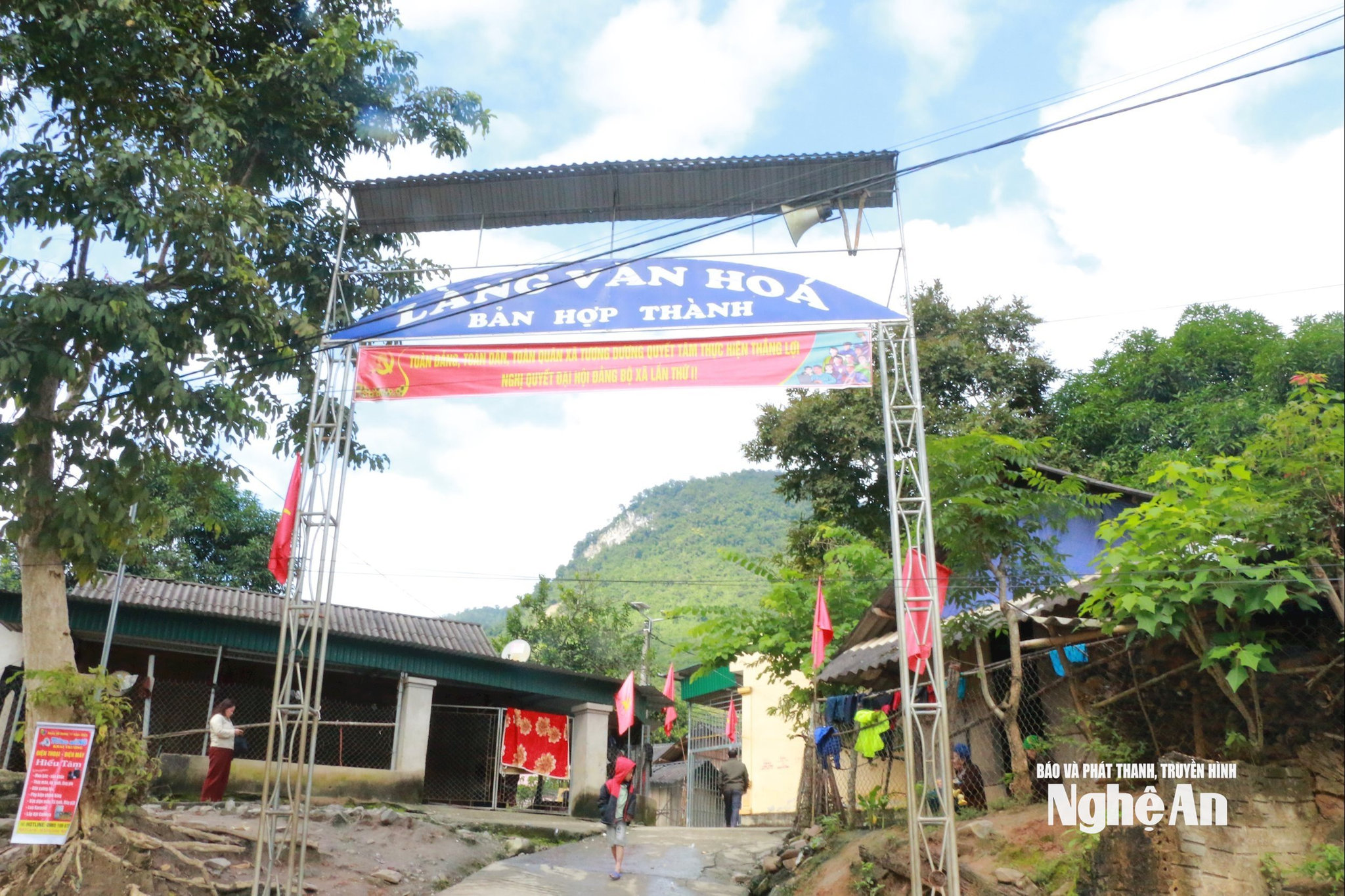 Bản Mông Hợp Thành hôm nay đã có nhiều đổi mới. Ảnh KL