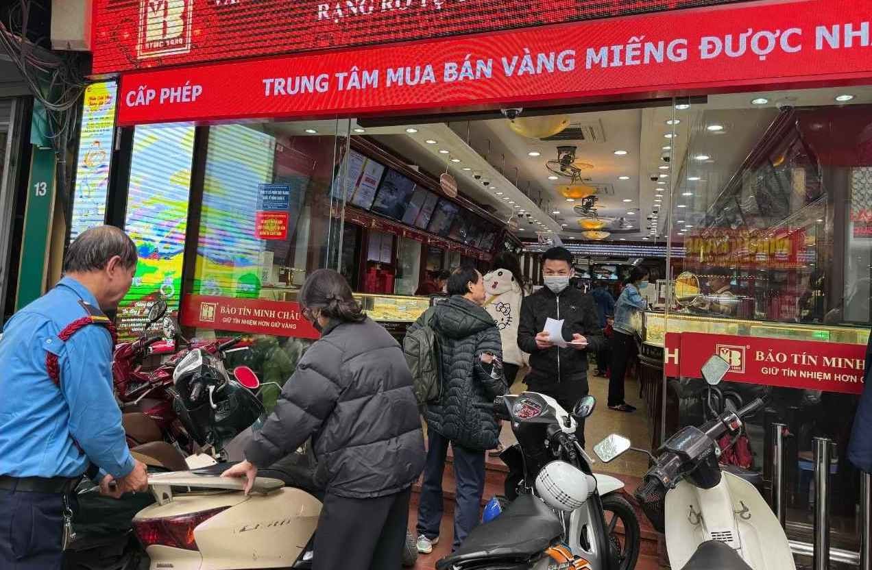 Giá vàng chiều nay 23/12: Giá vàng trong nước và vàng thế giới