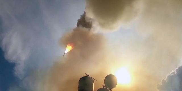 Nga Lên kế hoạch bắn hạ vệ tinh Starlink bằng S - 500 và những tác động nguy hiểm - Ảnh 1.