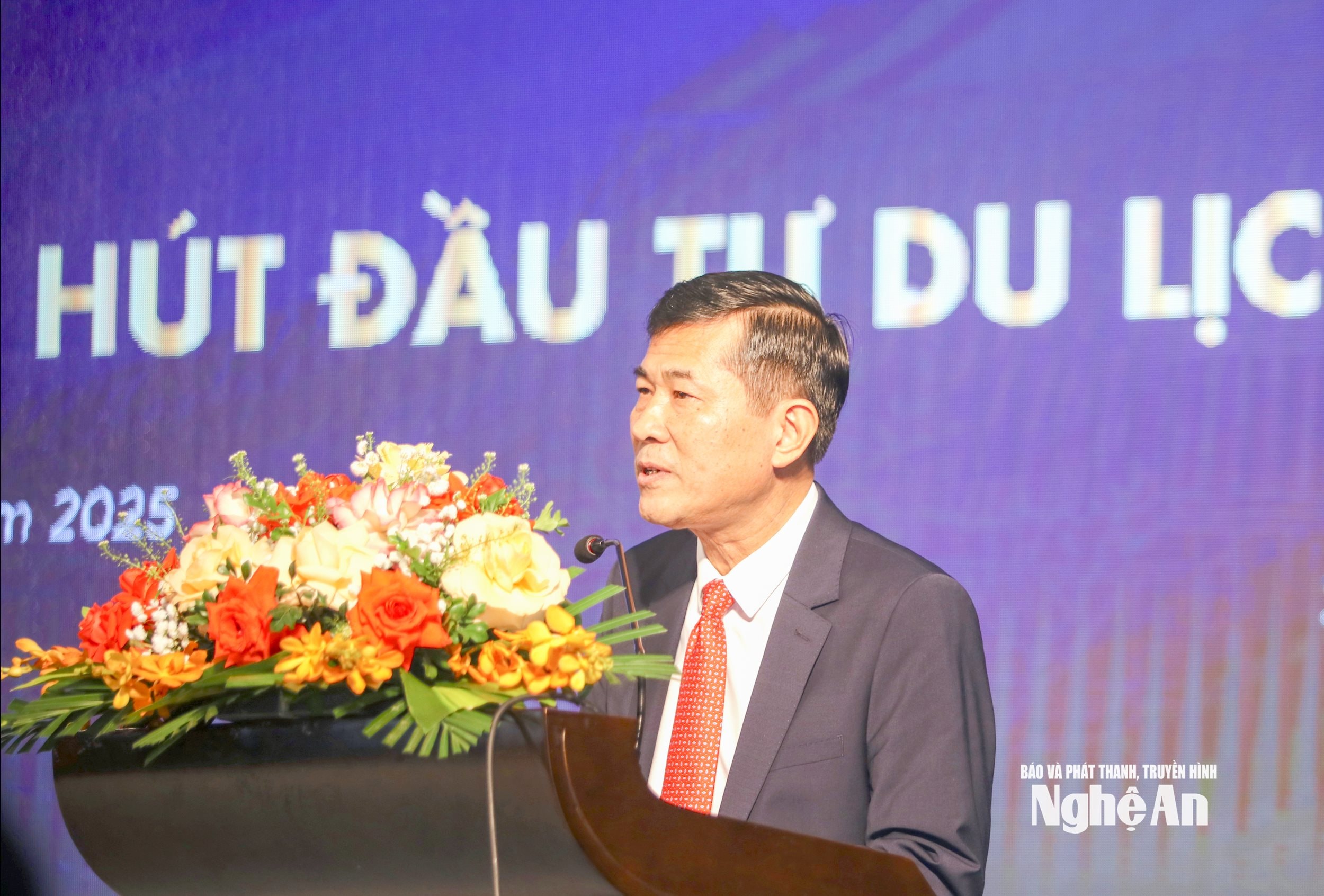 Đồng chí Thái Văn Thành - Phó Chủ tịch UBND tỉnh phát biểu chào mừng Hội thảo. Ảnh: Minh Quân