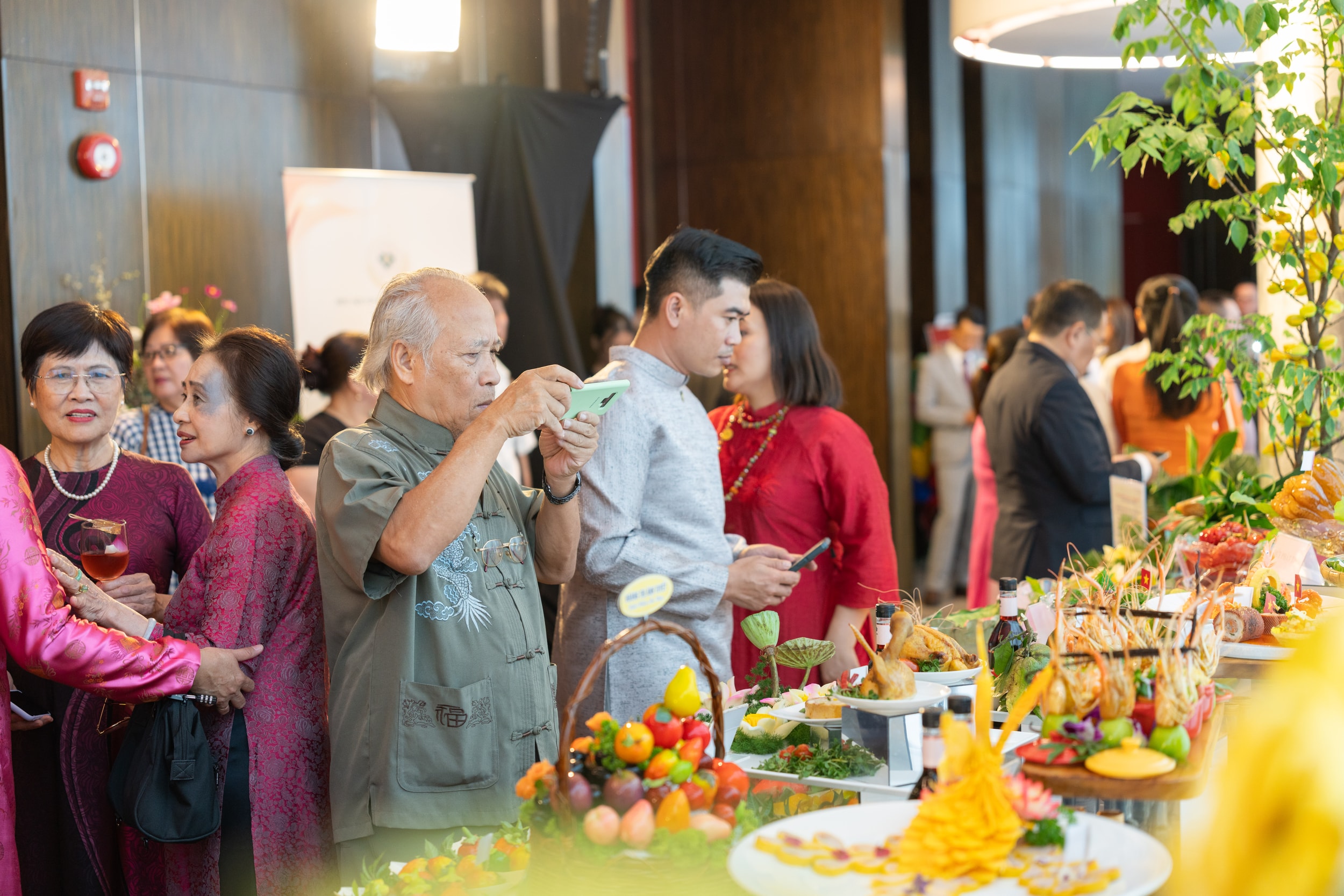 24 món ăn được trình bày chỉnh chu đẹp mắt thể hiện niềm tự hào của mỗi Nghệ nhâ n