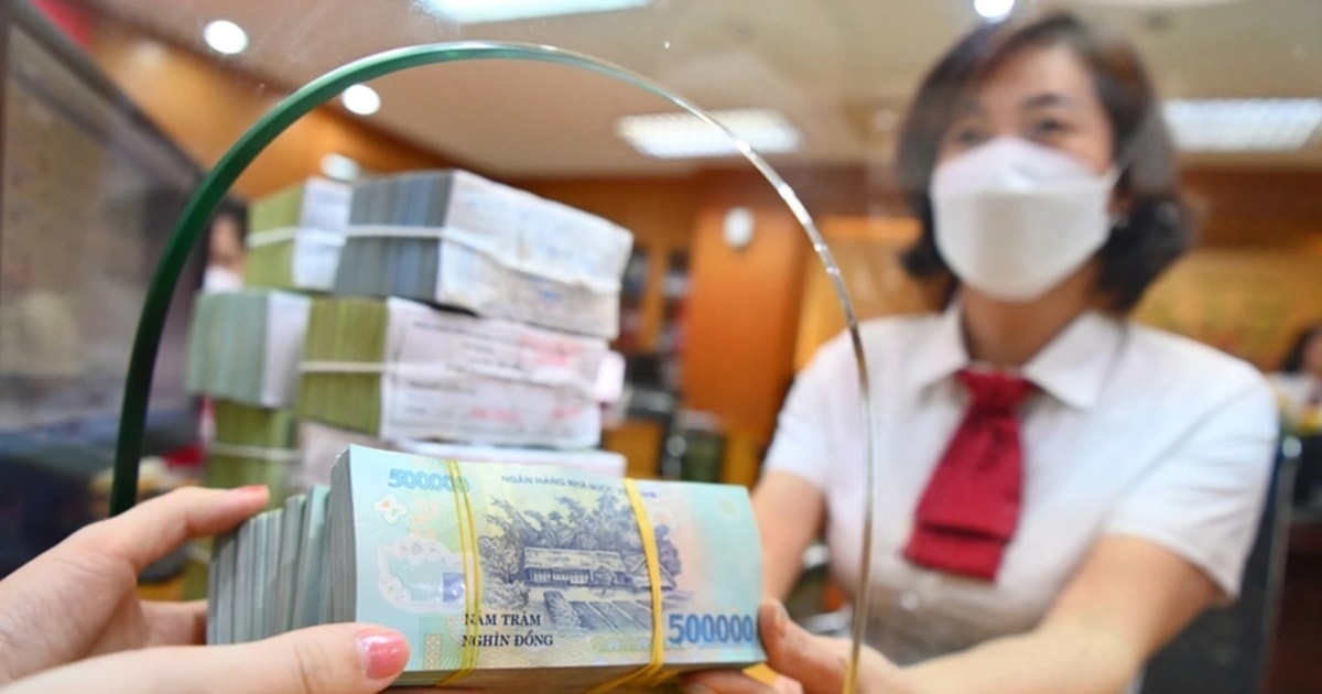 Toàn cảnh trung tâm tài chính TP. Hồ Chí Minh với các tòa nhà cao tầng và sông Sài Gòn.