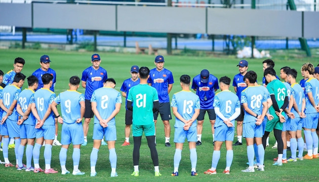 Toàn đội tập trung cao độ.