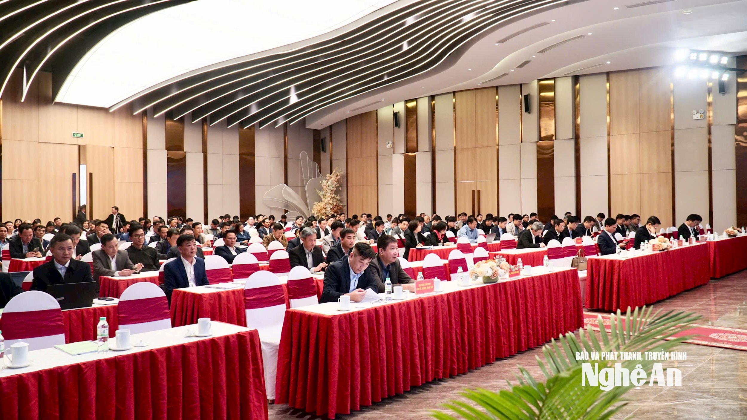 Các đại biểu tham dự hội nghị. Ảnh- Phú Hương