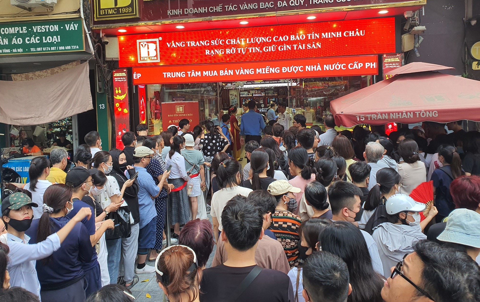 Giá vàng hôm nay 26/12/2025: Giá vàng trong nước và thế giới mới cập nhật là bao nhiêu