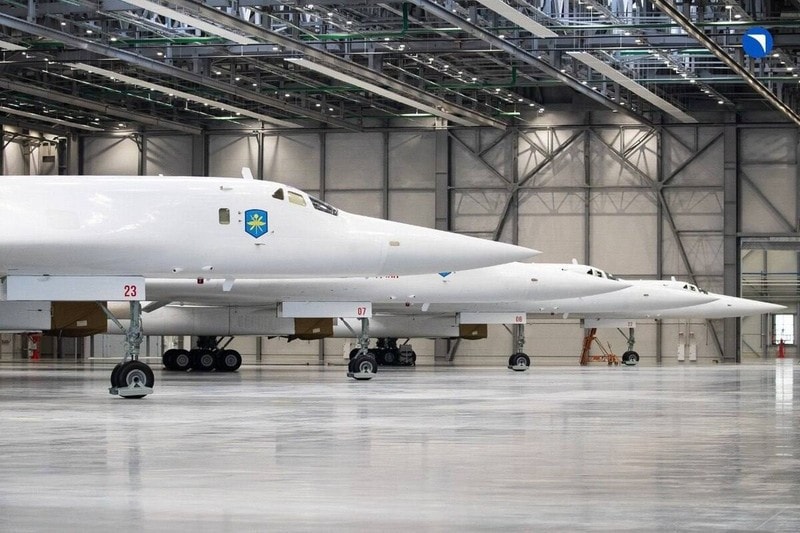 Máy bay ném bom chiến lược Nga Tu-160 và Tu-95MS trong biên chế Không quân tầm xa