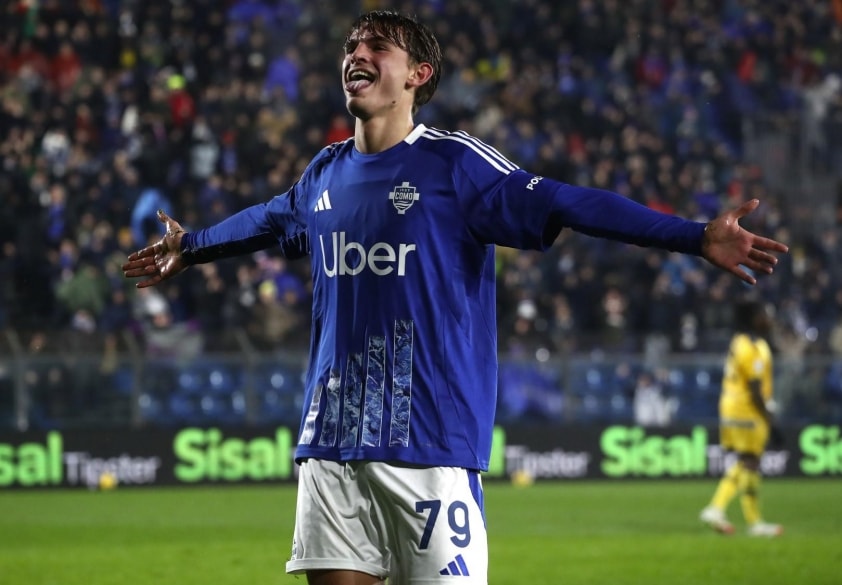 Nico Paz trong màu áo Como dự kiến trở lại Real Madrid vào mùa hè 2026