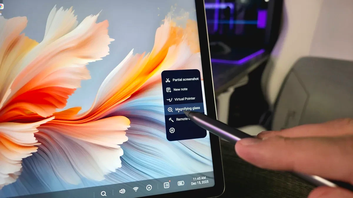 Phụ kiện bàn phím đi kèm của Lenovo Yoga Tab Plus