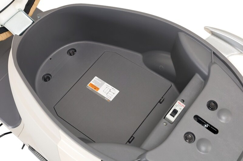 Cốp xe máy điện Yadea Vigor rộng 18 lít