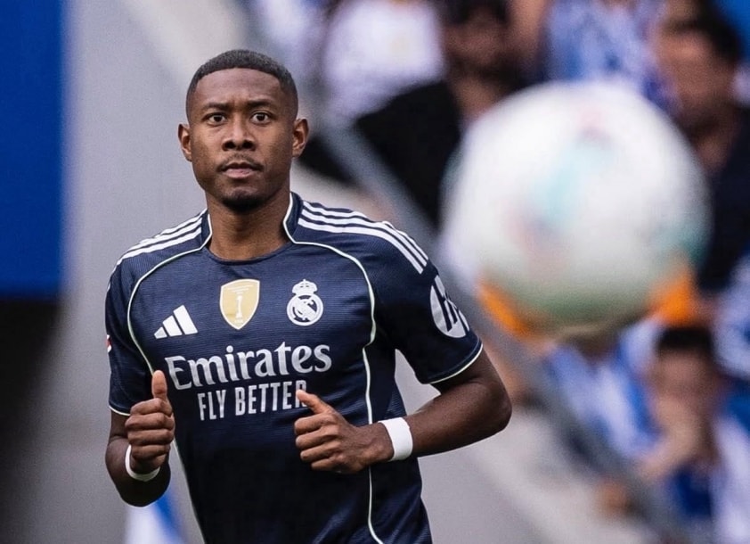 Trung vệ David Alaba chấn thương