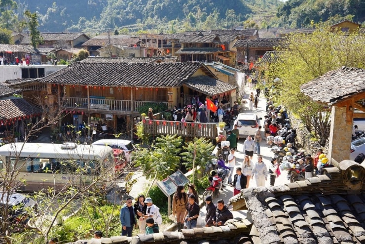 Lô Lô Chải hút khách suốt 2 tháng qua, kể từ khi được công bố Làng du lịch tốt nhất thế giới 2025