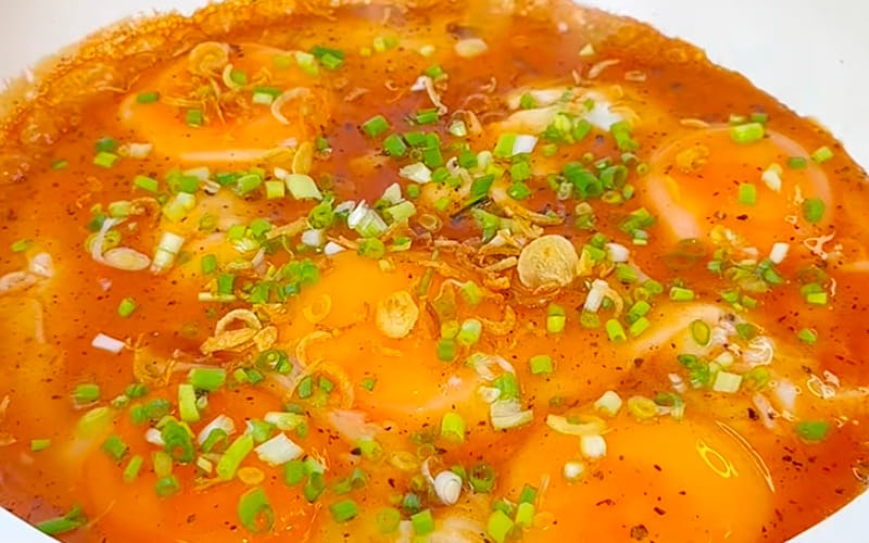 Trứng chiên sốt mắm thơm ngon đậm đà