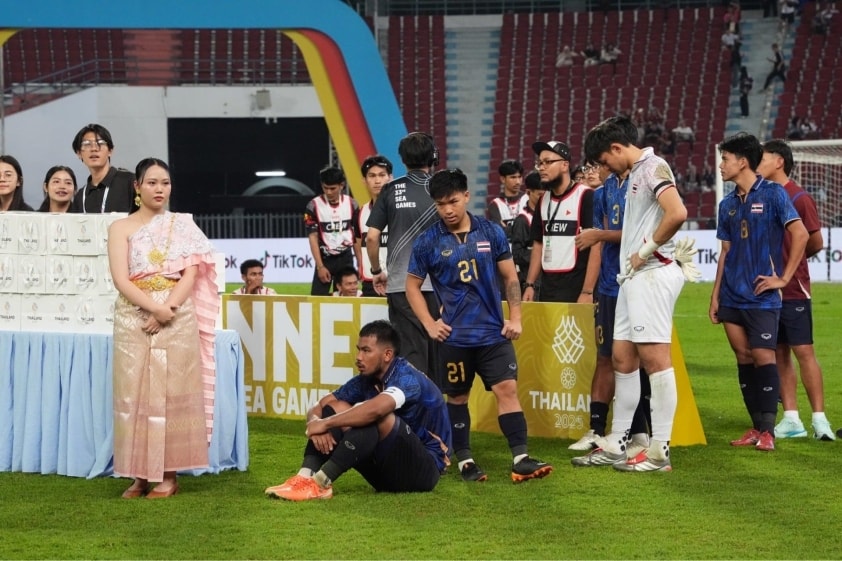 Bóng đá Thái Lan trải qua kỳ SEA Games 33 thất bại toàn diện ở mọi nội dung thi đấu.