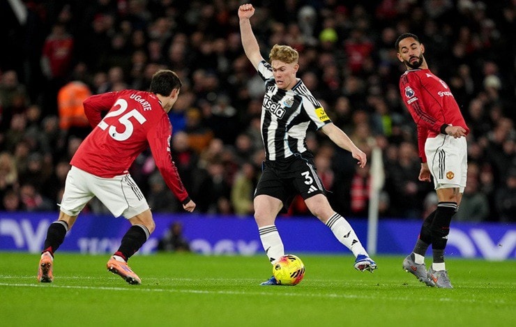 MU gặp khó khăn trước Newcastle tại Old Trafford.