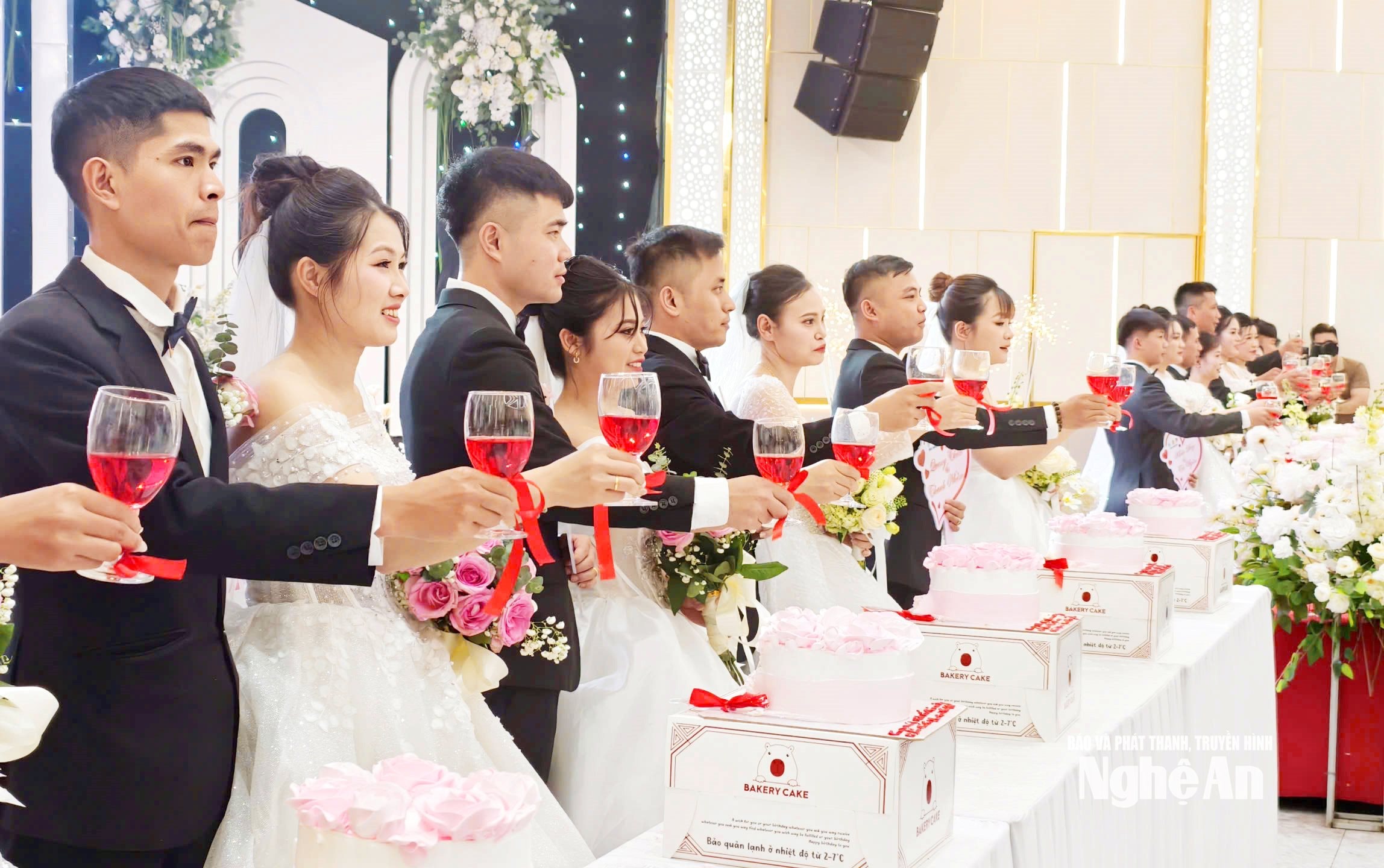 lễ cưới tập thể ảnh Diệp Thanh5ce91edb91e21ebc47f3