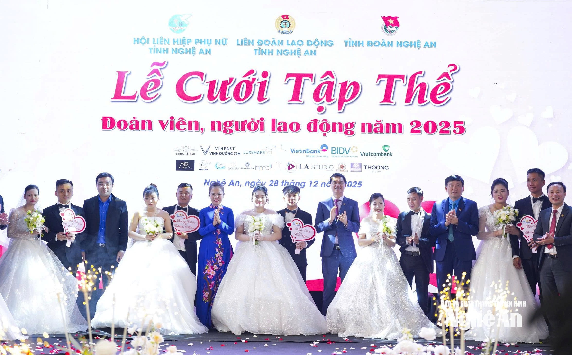 lễ cưới tập thể ảnh Diệp Thanhgen-h-z7373303647736_062b5809796604bab07ef0faed1e196c
