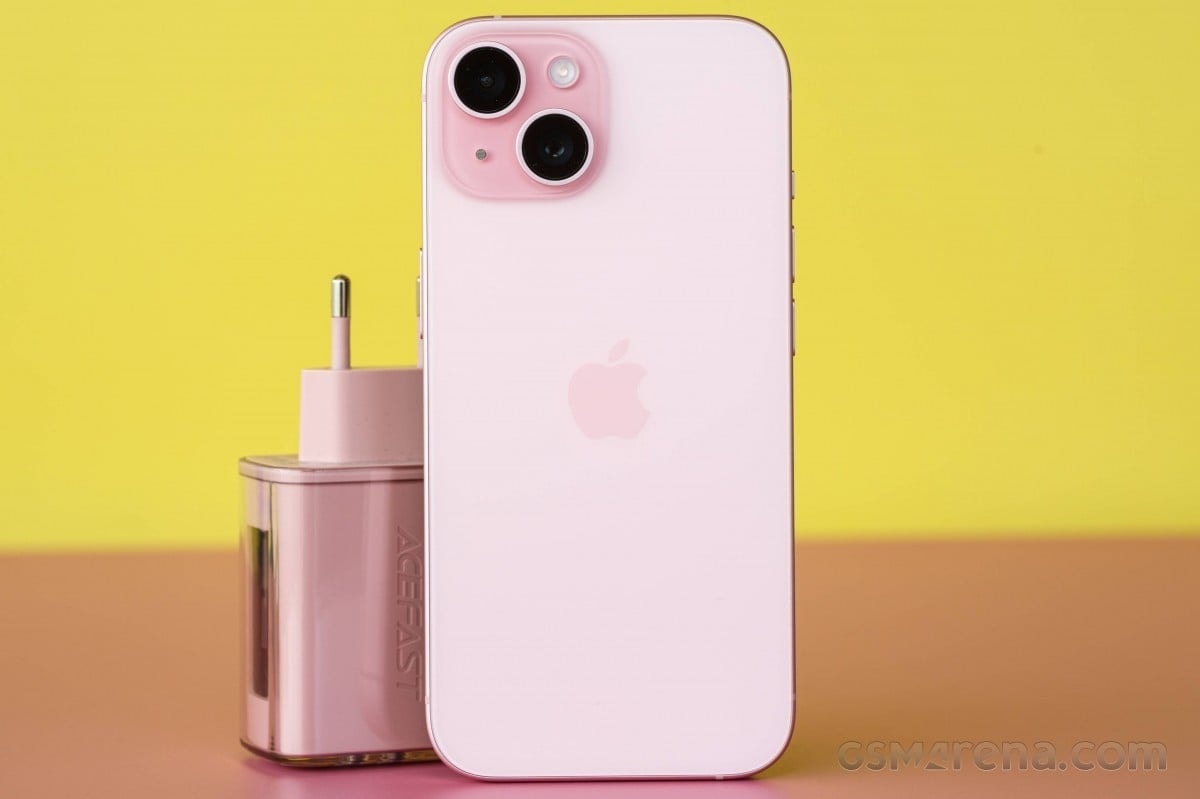 Thời lượng pin của iPhone 15 đủ sức phục vụ nhu cầu làm việc và giải trí cả ngày dài.