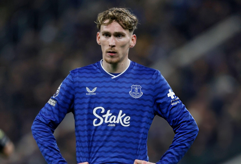 James Garner trong màu áo mới đang được Man Utd liên hệ trở lại