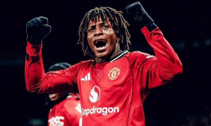 Patrick Dorgu ăn mừng bàn thắng quan trọng cho Man Utd