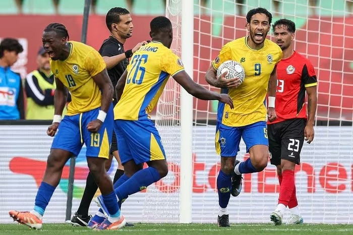 Aubameyang ghi bàn, nhưng không cứu được Gabon.