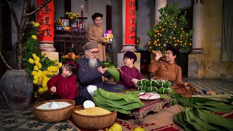 Tết Nguyên Đán là lễ hội cổ truyền lớn nhất của người Việt