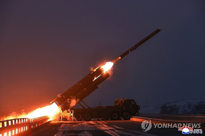 Kim Jong - un giám sát vụ phóng thử tên lửa hành trình chiến lược tầm xa của Triều Tiên - Ảnh 1.