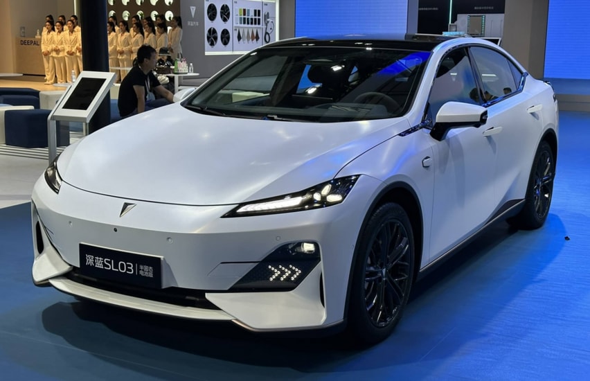 Xe tự lái Changan Deepal vận hành trên đường phố Trùng Khánh